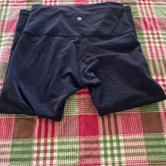 Lululemon Wunder Under size 8 “19” inseam. - Picture 2 of 4